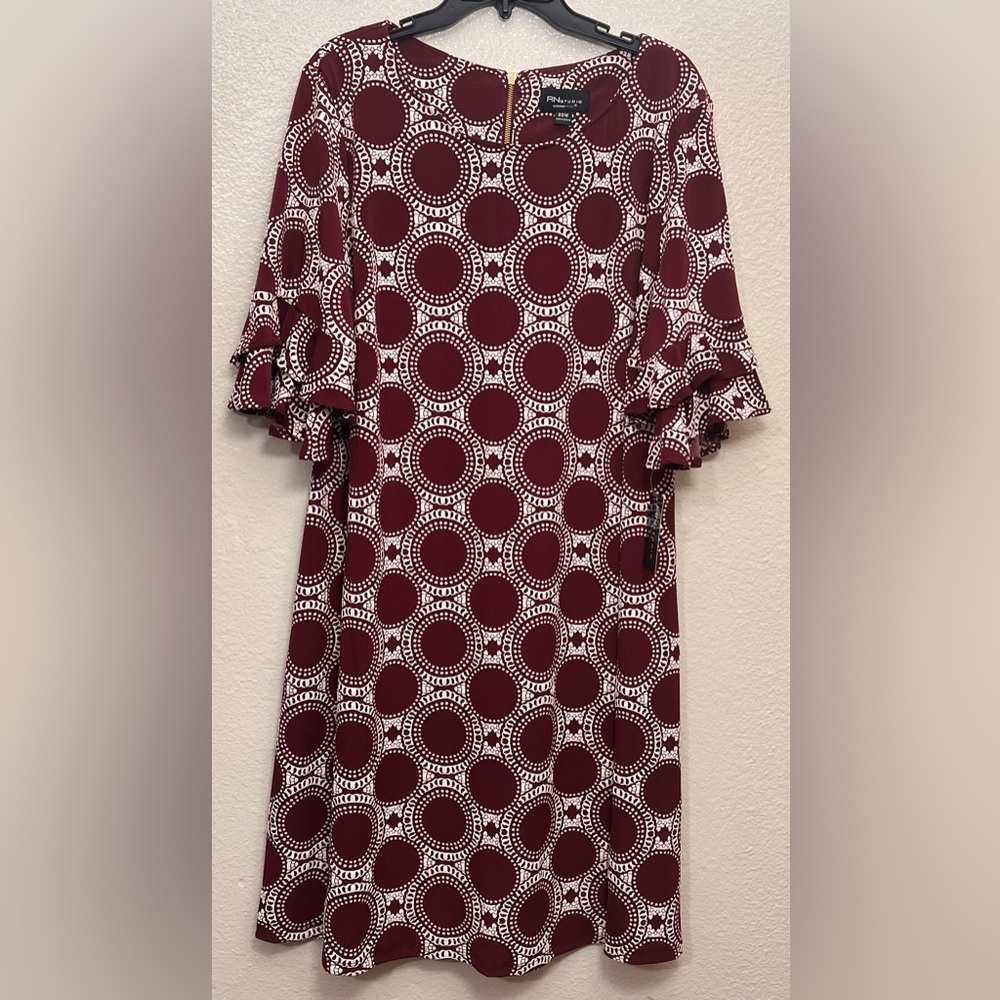 NWT Ronni Nicole Studio Ruffled Sleeves Geometric Print Dress 20W Wine/Ivory